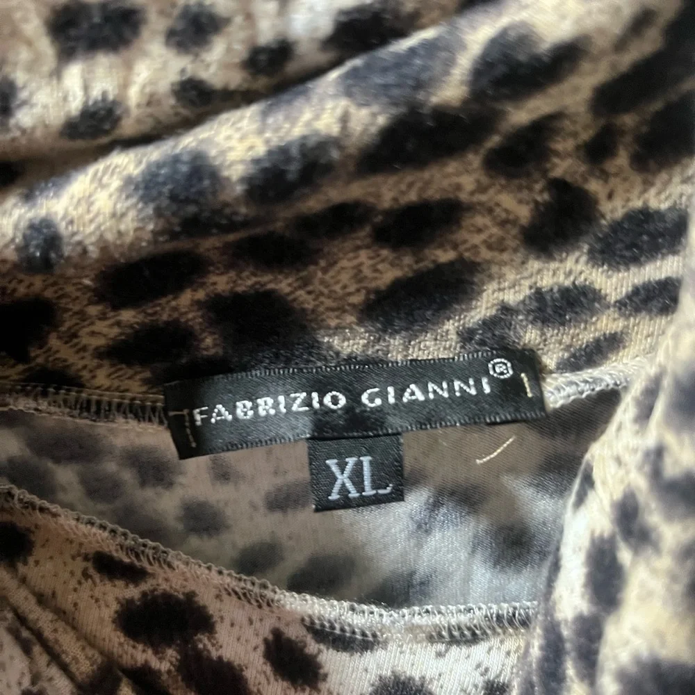 Intimissimi Leopard Print Top - Black and Cream - Picture 2 of 4